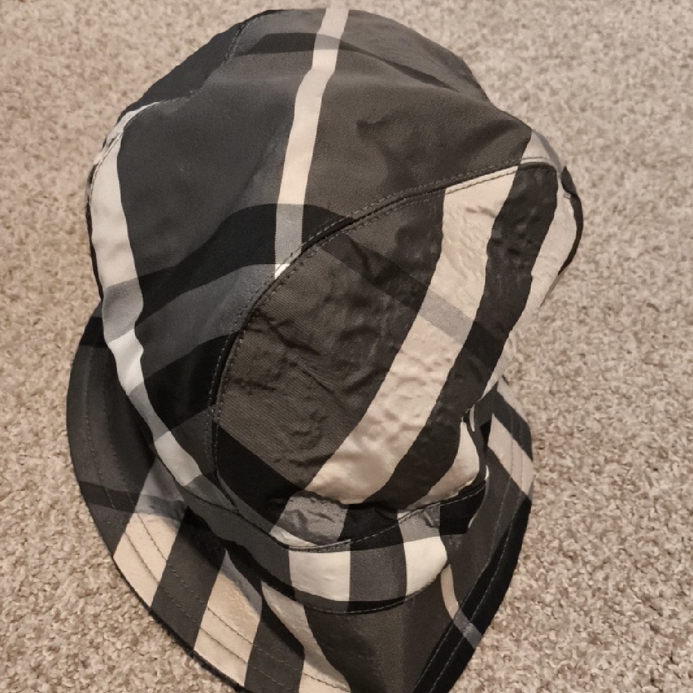 Stylish Black and White Burrbery Hat Women